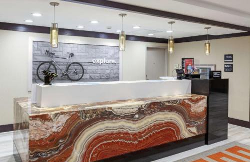 Houston Hotel | Hampton Inn & Suites Houston-Bush Intercontinental Airport