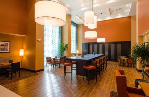 Huntsville Hotel | Hampton Inn & Suites Huntsville