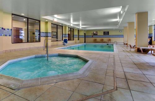 West Newton Hotel | Hampton Inn & Suites Indianapolis-Airport