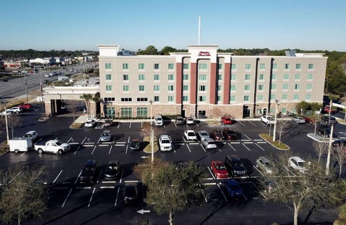 Golden Glades - The Woods Hotel | Hampton Inn & Suites Jacksonville Beach Boulevard/Mayo Clinic