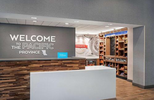 North Glenmore Hotel | Hampton Inn & Suites Kelowna, British Columbia, Canada