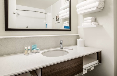 Whitney Ranch Hotel | Hampton Inn & Suites Las Vegas-Henderson