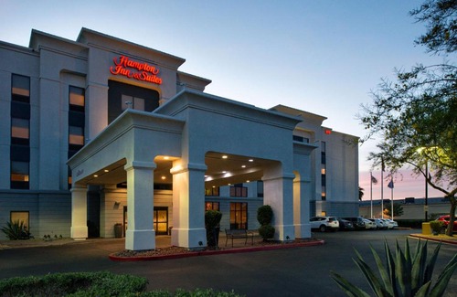 Paradise Hotel | Hampton Inn & Suites Las Vegas Airport