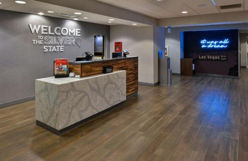 Paradise Hotel | Hampton Inn & Suites Las Vegas Airport