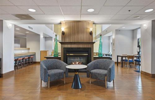Madera Hotel | Hampton Inn & Suites Madera
