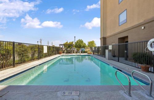 Madera Hotel | Hampton Inn & Suites Madera