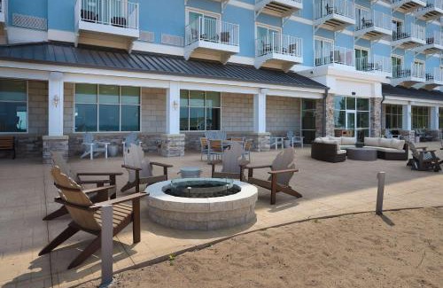 Manistee Hotel | Hampton Inn & Suites Manistee, Mi