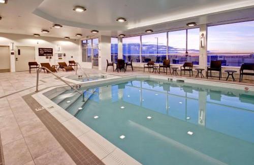 Medicine Hat Hotel | Hampton Inn & Suites - Medicine Hat