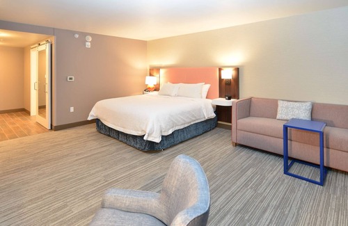 Menomonie Hotel | Hampton Inn & Suites Menomonie-UW Stout