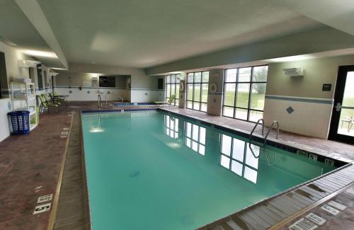Middlebury Hotel | Hampton Inn & Suites Middlebury