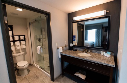 Granger Hotel | Hampton Inn & Suites Mishawaka/South Bend at Heritage Square