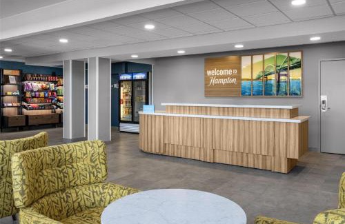 Quad Cities Hotel | Hampton Inn & Suites Moline-Quad City Int'l Aprt