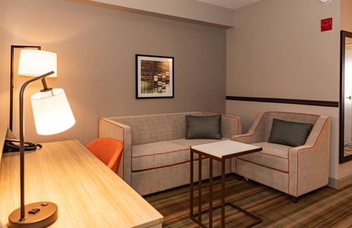 Elizabeth Hotel | Hampton Inn & Suites Newark Airport Elizabeth