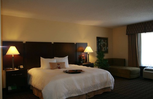 Orlando Hotel | Hampton Inn & Suites Orlando-John Young Pkwy/S. Park