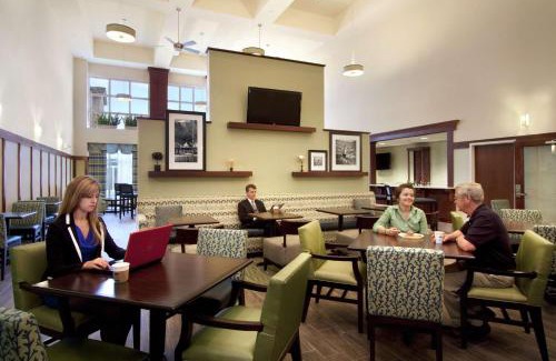 Warwick Hotel | Hampton Inn & Suites Providence-Warwick Airport