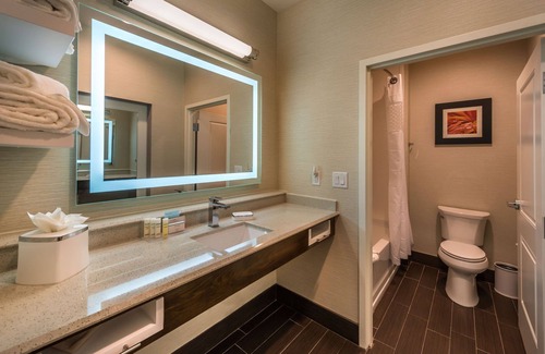 Northwest Reno Hotel | Hampton Inn & Suites Reno West