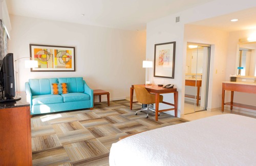 La Sierra Hotel | Hampton Inn & Suites Riverside/Corona East