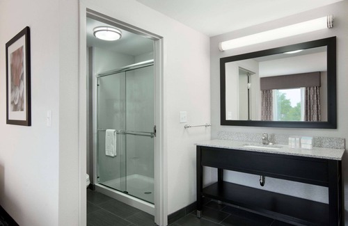 Roanoke Hotel | Hampton Inn & Suites Roanoke Airport