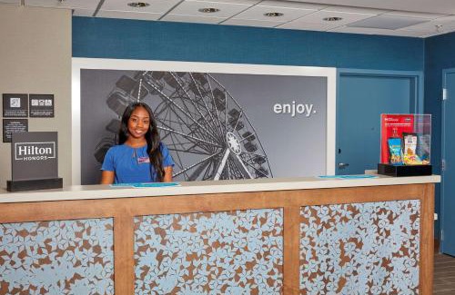 East Sacramento Hotel | Hampton Inn & Suites Sacramento at CSUS