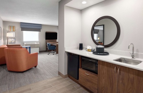 Saginaw Hotel | Hampton Inn & Suites Saginaw