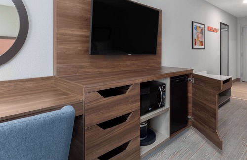 Saginaw Hotel | Hampton Inn & Suites Saginaw