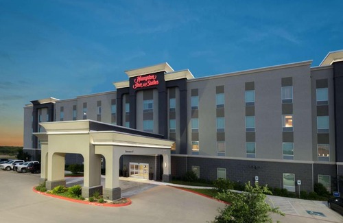 Brooks City Base Hotel | Hampton Inn & Suites San Antonio Brooks City Base, TX