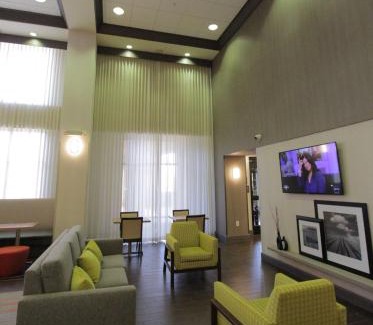 Seal Beach Hotel | Hampton Inn & Suites Seal Beach
