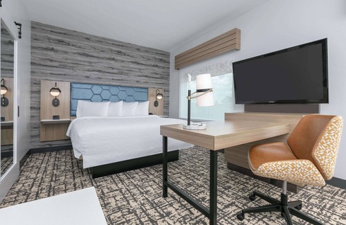 Shenandoah Hotel | Hampton Inn & Suites Shenandoah The Woodlands, Tx