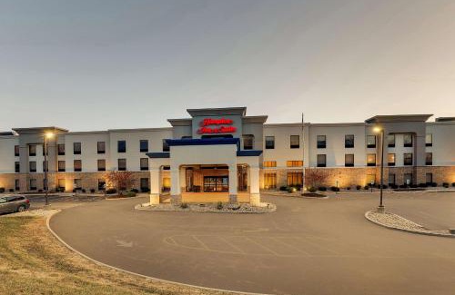 Glen Carbon Hotel | Hampton Inn & Suites St. Louis - Edwardsville