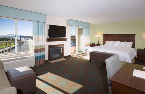 Fairfield Hotel | Hampton Inn & Suites Suisun City Waterfront