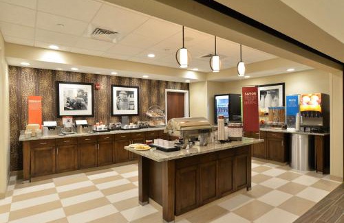 Lake Hallie Hotel | Hampton Inn & Suites Chippewa Falls