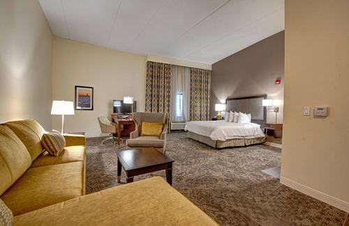 Rockville Centre Hotel | Hampton Inn & Suites Rockville Centre