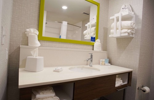 Barton Hotel | Hampton Inn & Suites St. Clairsville