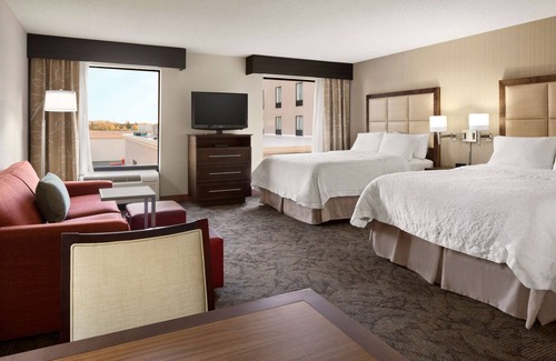 Sterling Heights Hotel | Hampton Inn & Suites Detroit/Sterling Heights