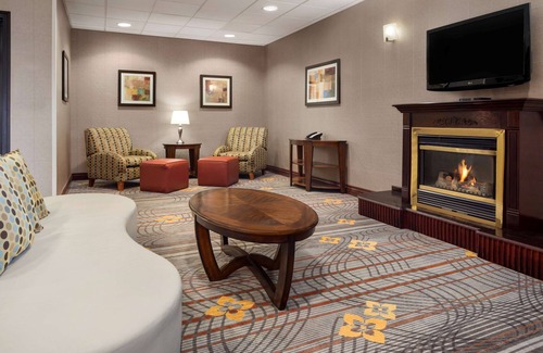 Sterling Heights Hotel | Hampton Inn & Suites Detroit/Sterling Heights