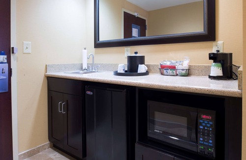 Norma Hotel | Hampton Inn & Suites Vineland