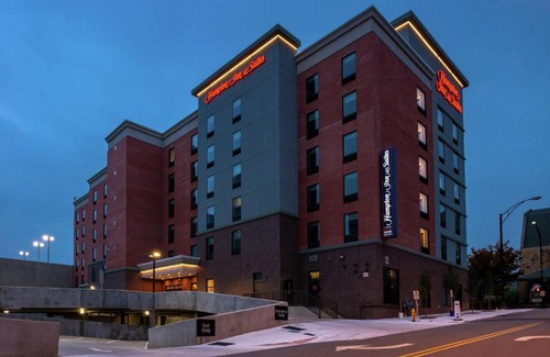 Winston - Salem Hotel | Hampton Inn & Suites Winston-Salem Downtown