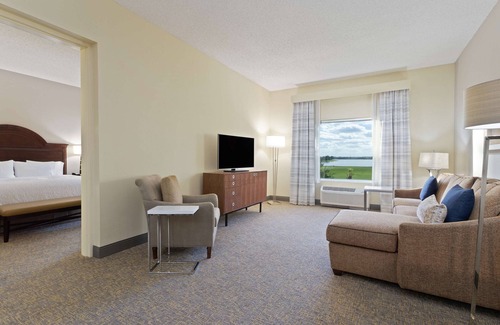 Wellington Hotel | Hampton Inn & Suites Wellington