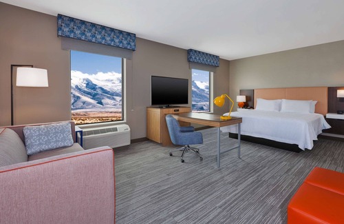 Wells Hotel | Hampton Inn & Suites Wells