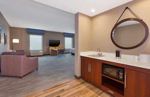Wells Hotel | Hampton Inn & Suites Wells