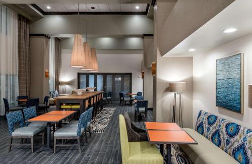 Interchange Square Hotel | Hampton Inn & Suites West Melbourne-Palm Bay Road
