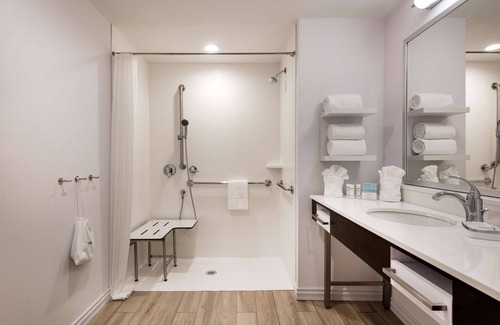 Interchange Square Hotel | Hampton Inn & Suites West Melbourne-Palm Bay Road