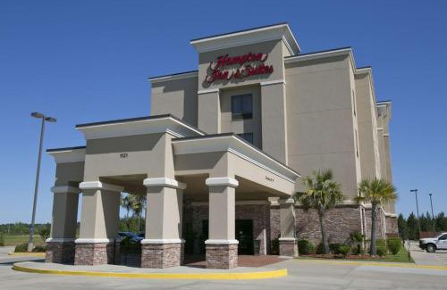 Wiggins Hotel | Hampton Inn & Suites Wiggins