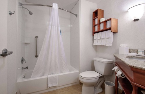 Williamsburg Hotel | Hampton Inn & Suites Williamsburg-Richmond Rd.
