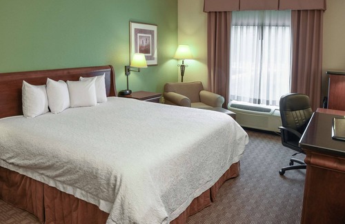 Canfield Hotel | Hampton Inn & Suites Youngstown-Canfield