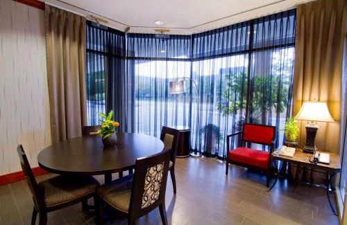 Richmond City Centre Hotel | Hampton Inn - Vancouver Airport/Richmond