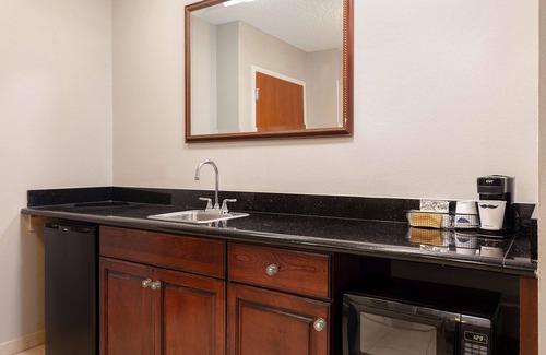 Victoria Hotel | Hampton Inn Victoria