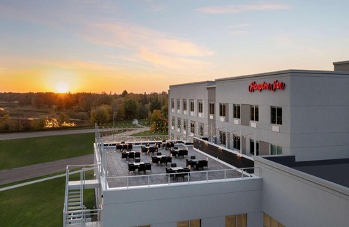 Warroad Hotel | Hampton Inn Warroad, MN