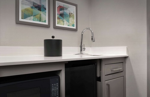 Waterloo Hotel | Hampton Inn Waterloo Cedar Valley