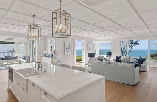Campbells Bay House | Hampton on View, Luxury Clifftop in Campbells Bay
